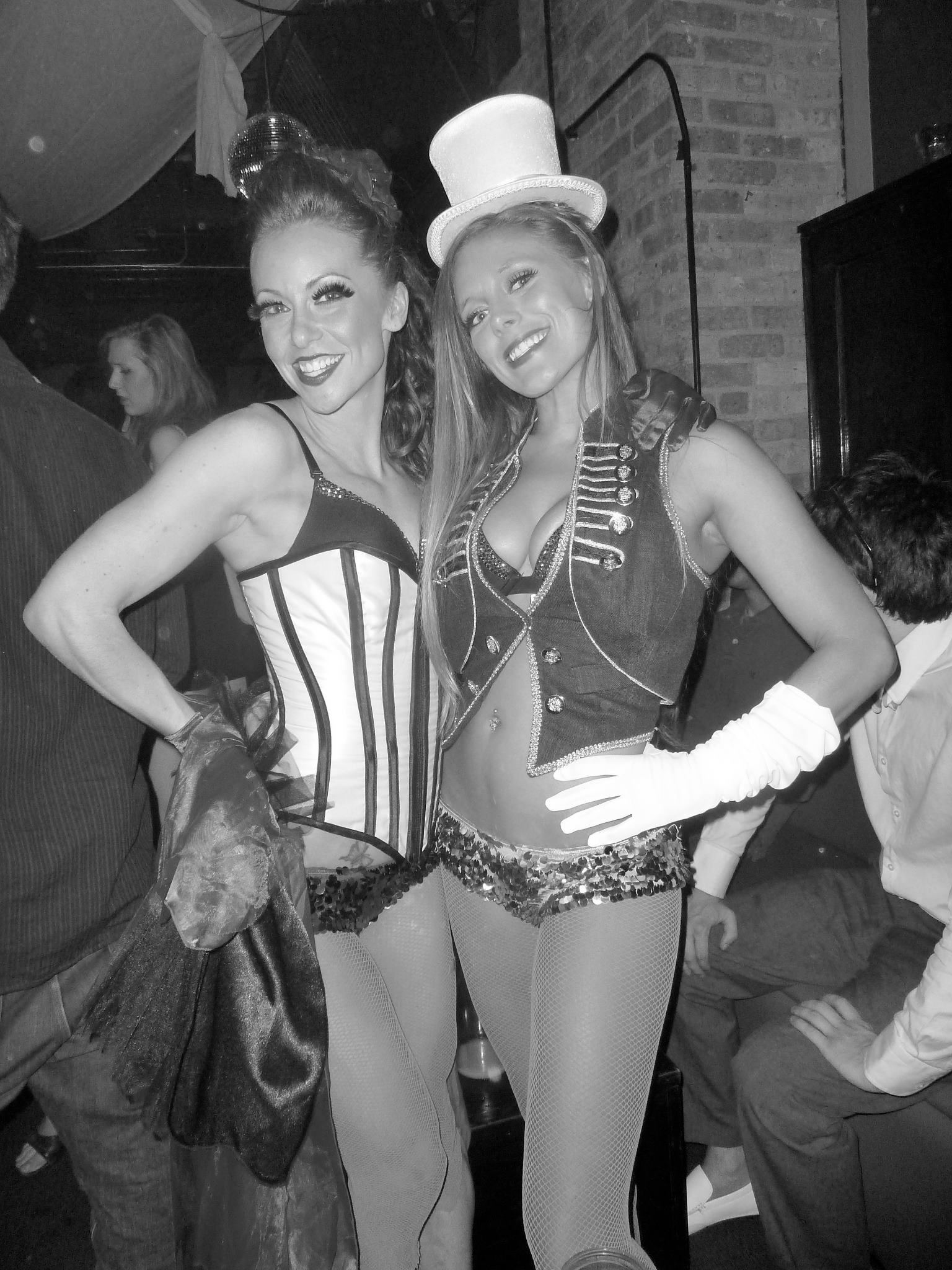 jenyne & Amy circus